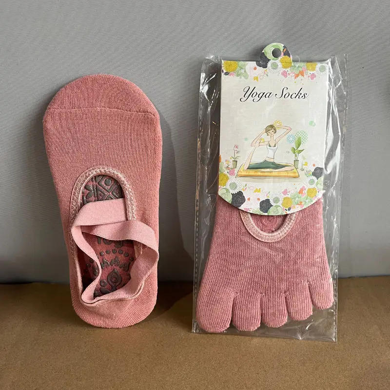 Manufacturer Custom Logo Fashion Female Grip Women Cotton Silicon Sports Fitness Yoga Anti-Slip Pilates Socks