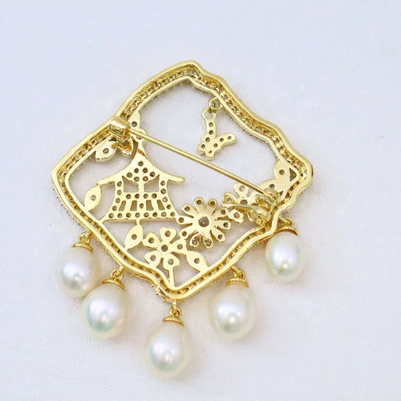Hot Selling  pavilions Pattern Brooch inlaid big Zircon and Freshwater Pearl pin for Women