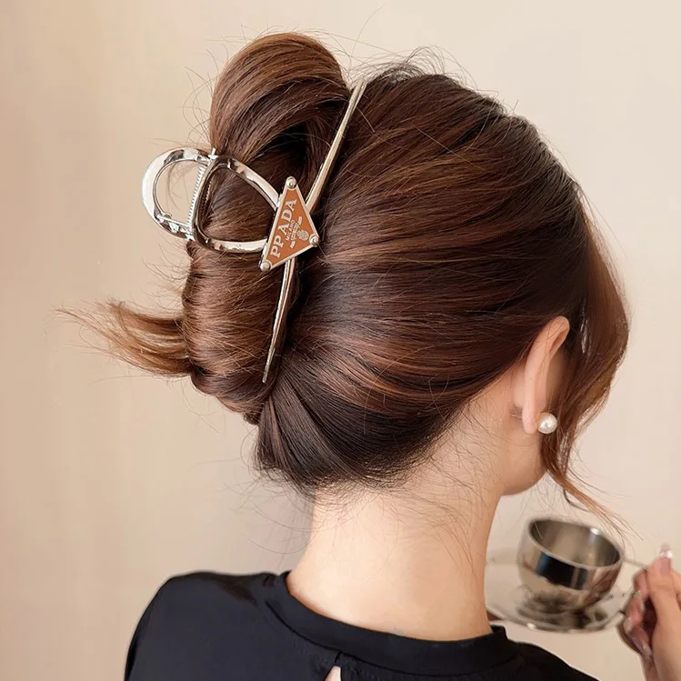 Senior sense silver grab clip large summer ins Shark clip 2024 new hair clip Female French silver big metal hair claw