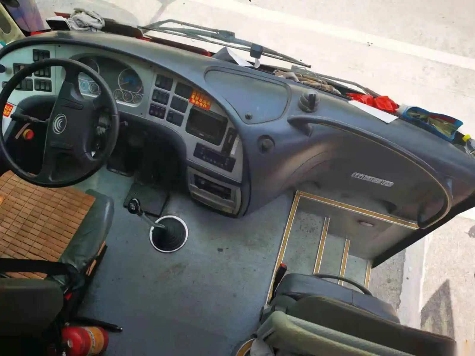 Yu tong zk6110 Китай поставщик 47 мест роскошный пассажирский автобус туристический для продажи