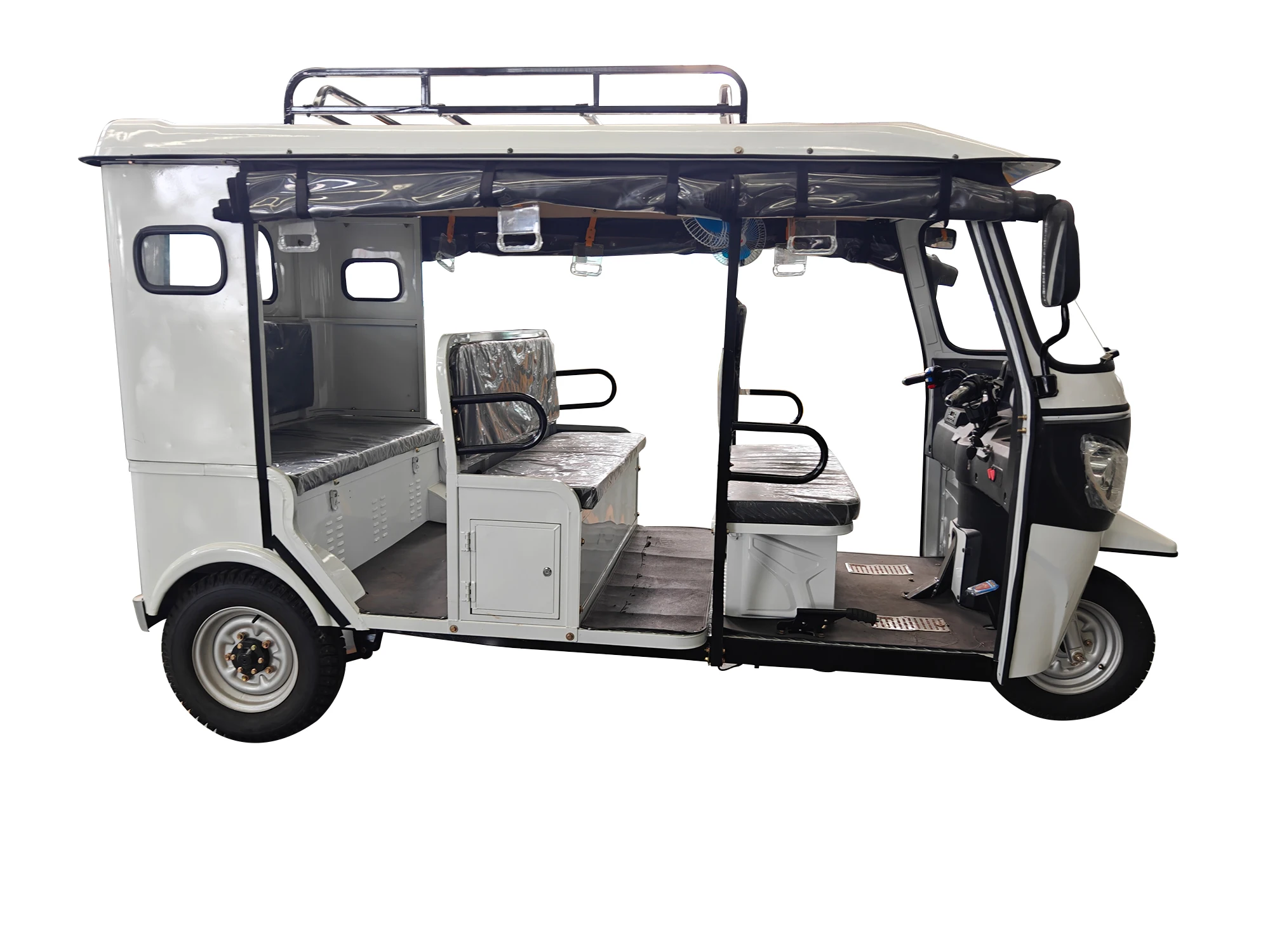 200cc Electric Passenger Taxi Tricycle with 60v 3kw Motor Open Body Design for Cargo Use 250cc Displacement for Tuk Tuk Use