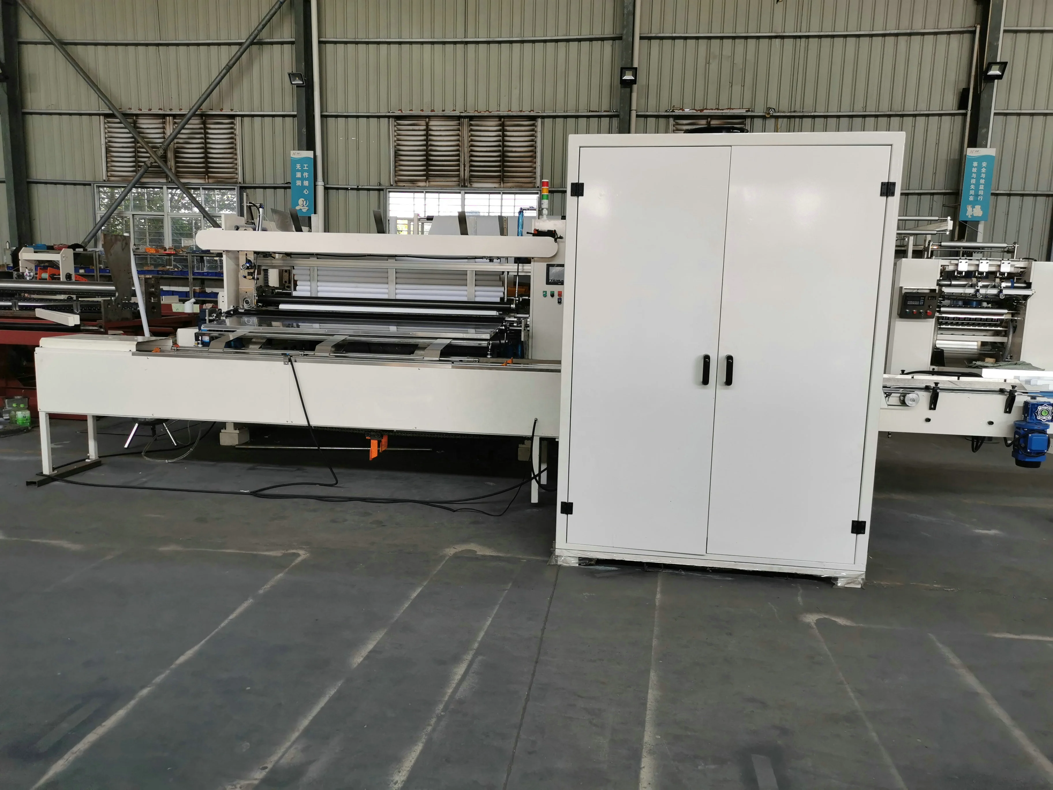 Full set of toilet tissue paper making cutting packing machine production line