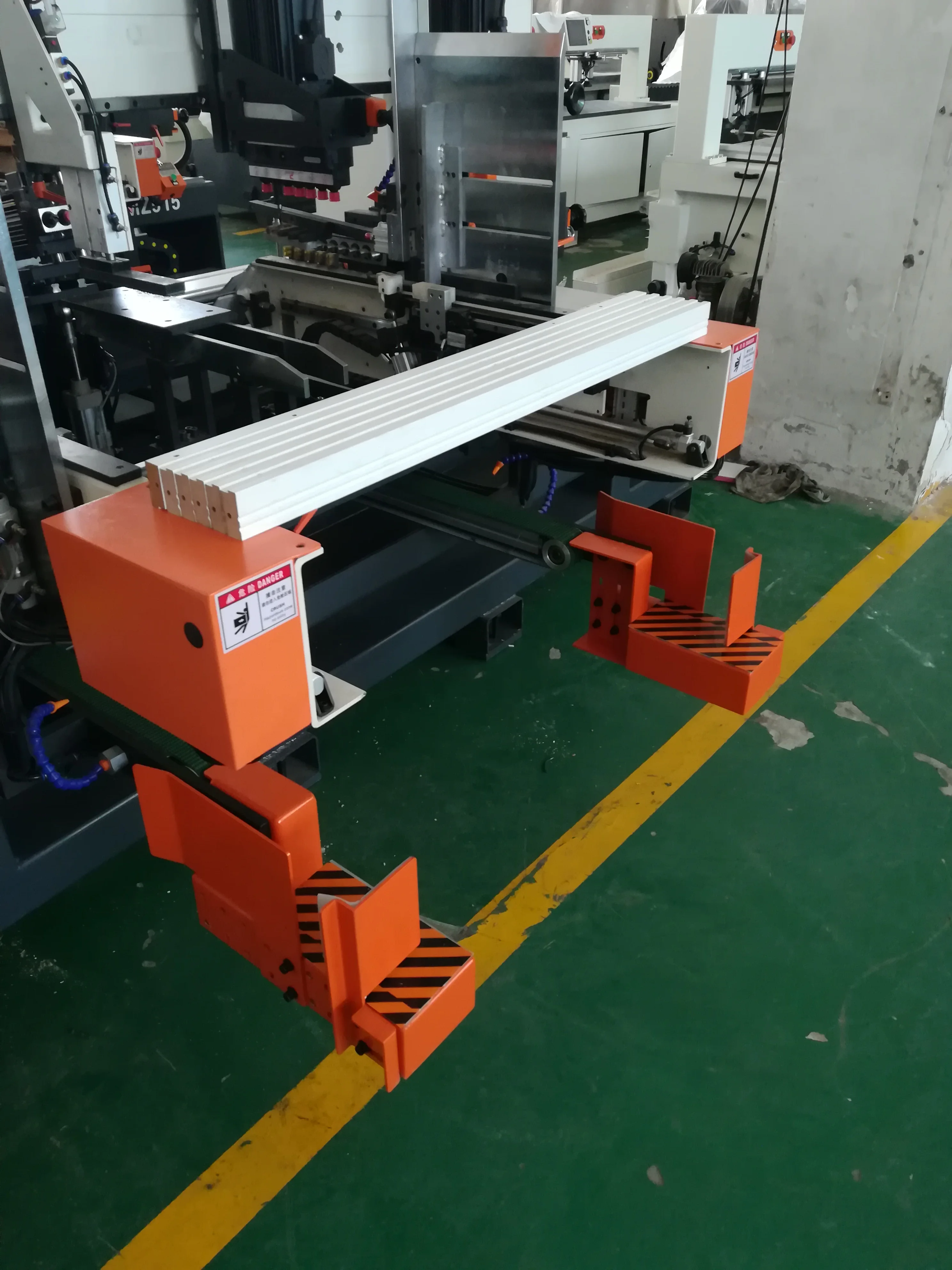 touch screen control CNC multi rows drilling machine with automatic feeding and returning NANXING woodworking machinery