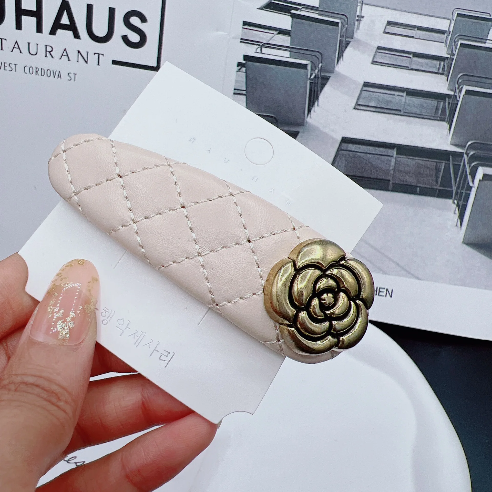 New Arriving Camellia Hairclip PU Leather Flower Hairpins Retro Pearl Hairgrips Temperament Women Hair Accessories