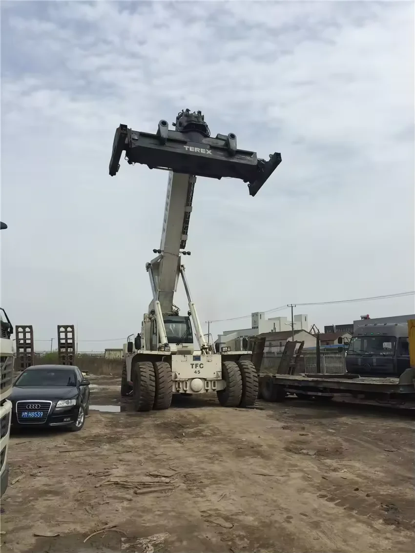 Terex TFC 45HD container and port machine TFC 45H USA made Terex 45ton reach stacker
