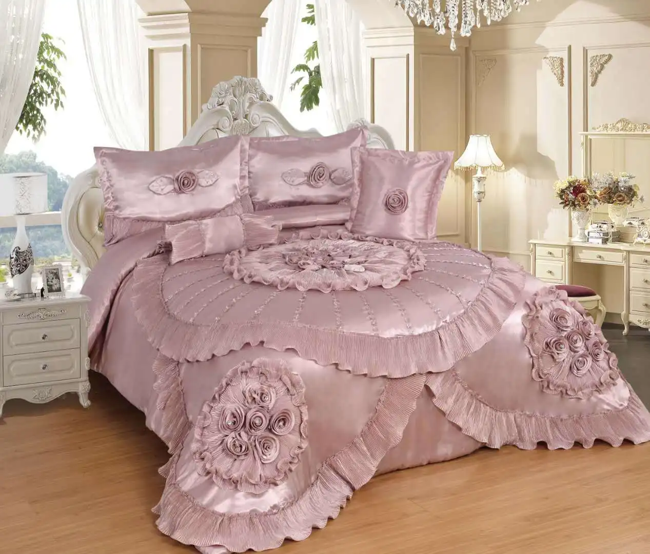 
World class super soft Handmade flowers King Size Bed 100% Polyester Quilted Bedspreads For Home 