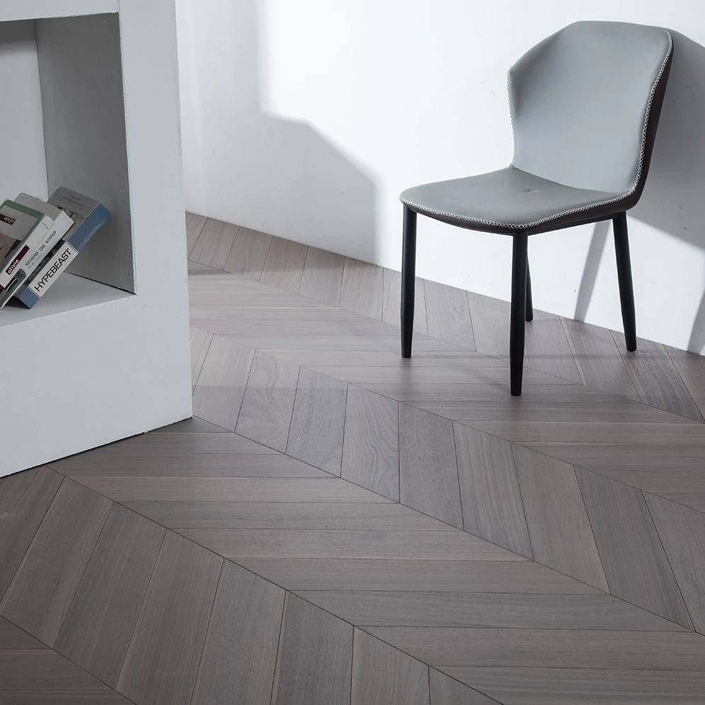 Stained walnut solid wood floor best sale smooth oak multilayer hardwood engineering wood flooring oak TAP & GO