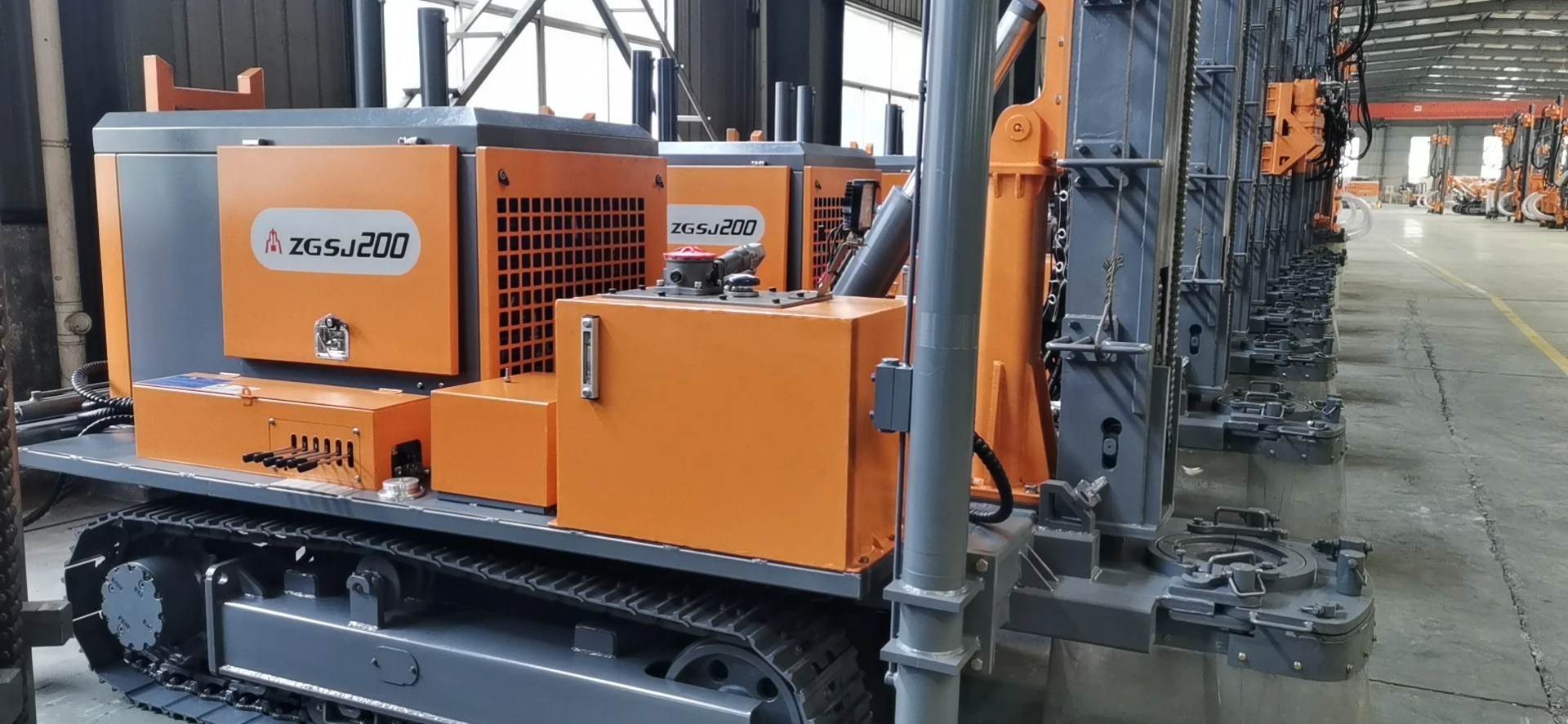 ZEGA 200 m portable hard rock diesel air crawler down the hole surface drilling rig in dubai ZGSJ-200