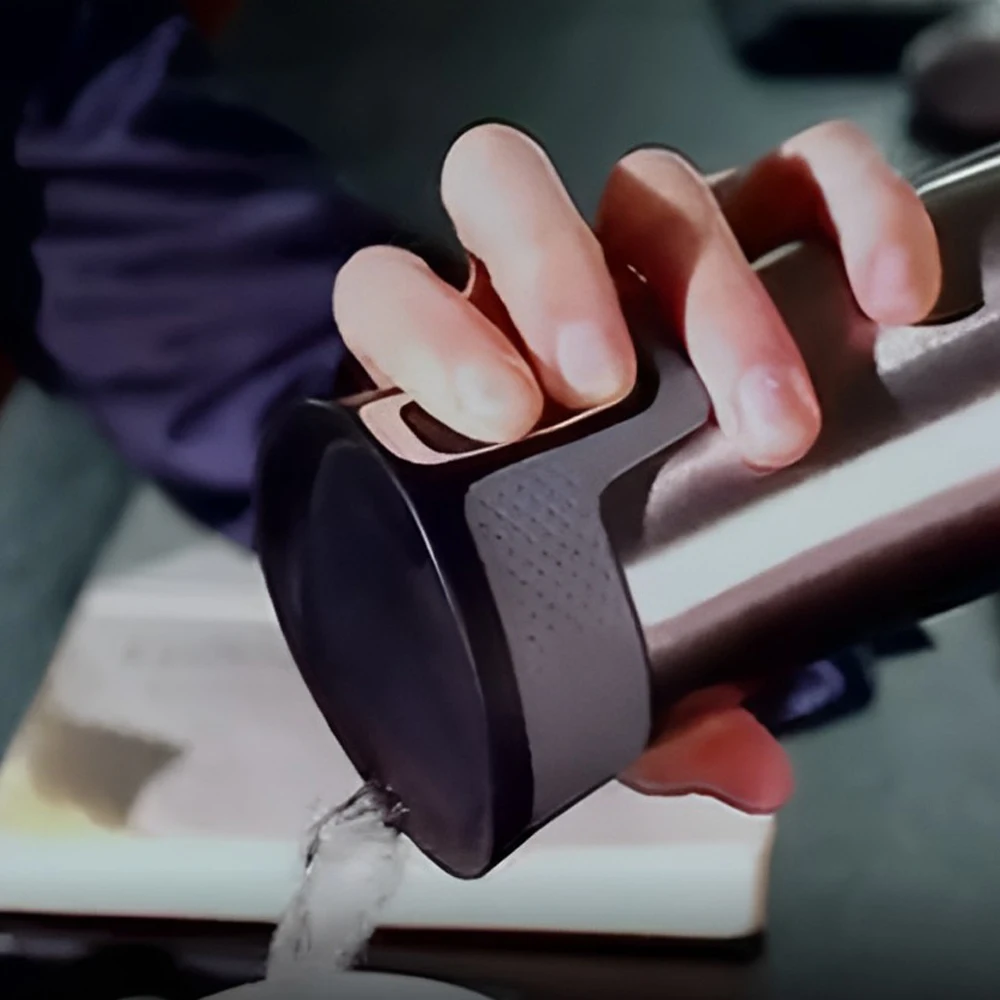 550ml One Button Switch Tumbler With Flip Top Lid Stainless Steel Vacuum Insulated Loop Travel Coffee Mugs