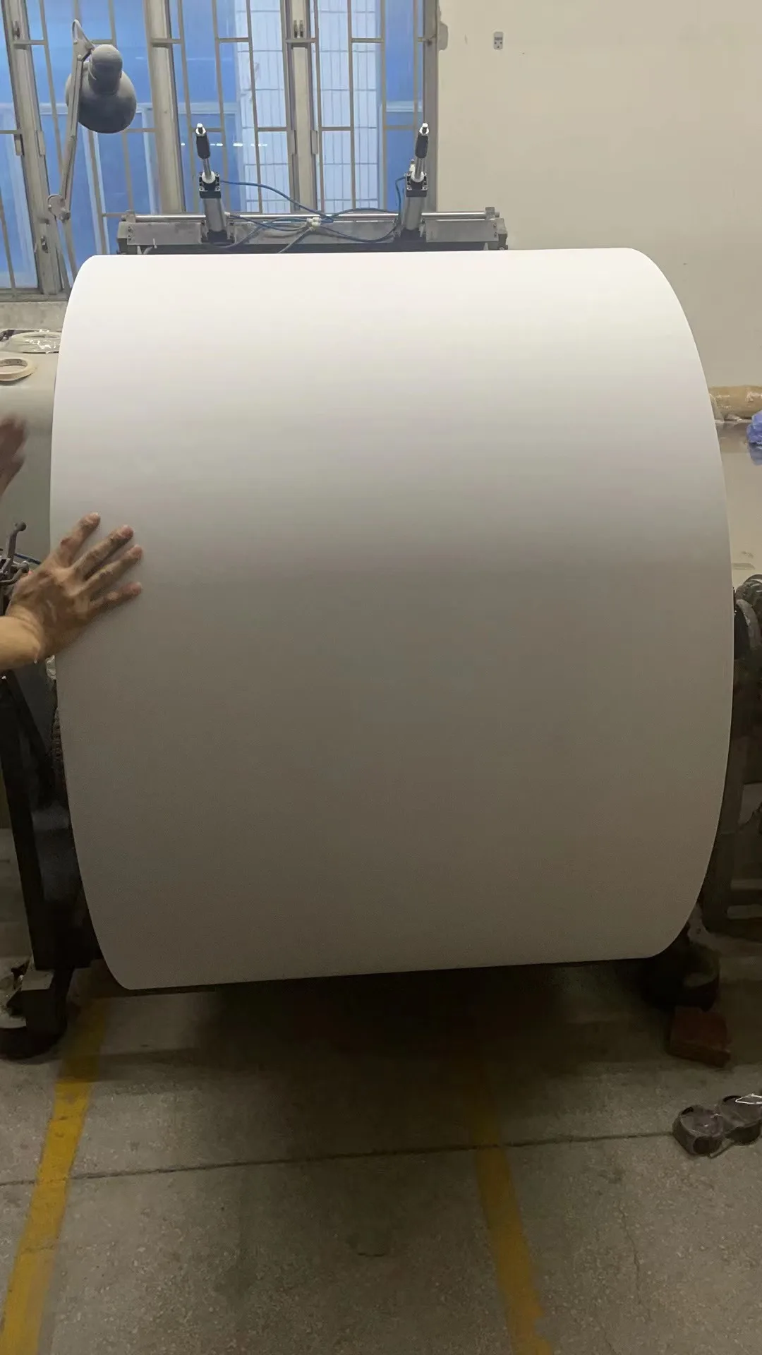 Jumbo roll