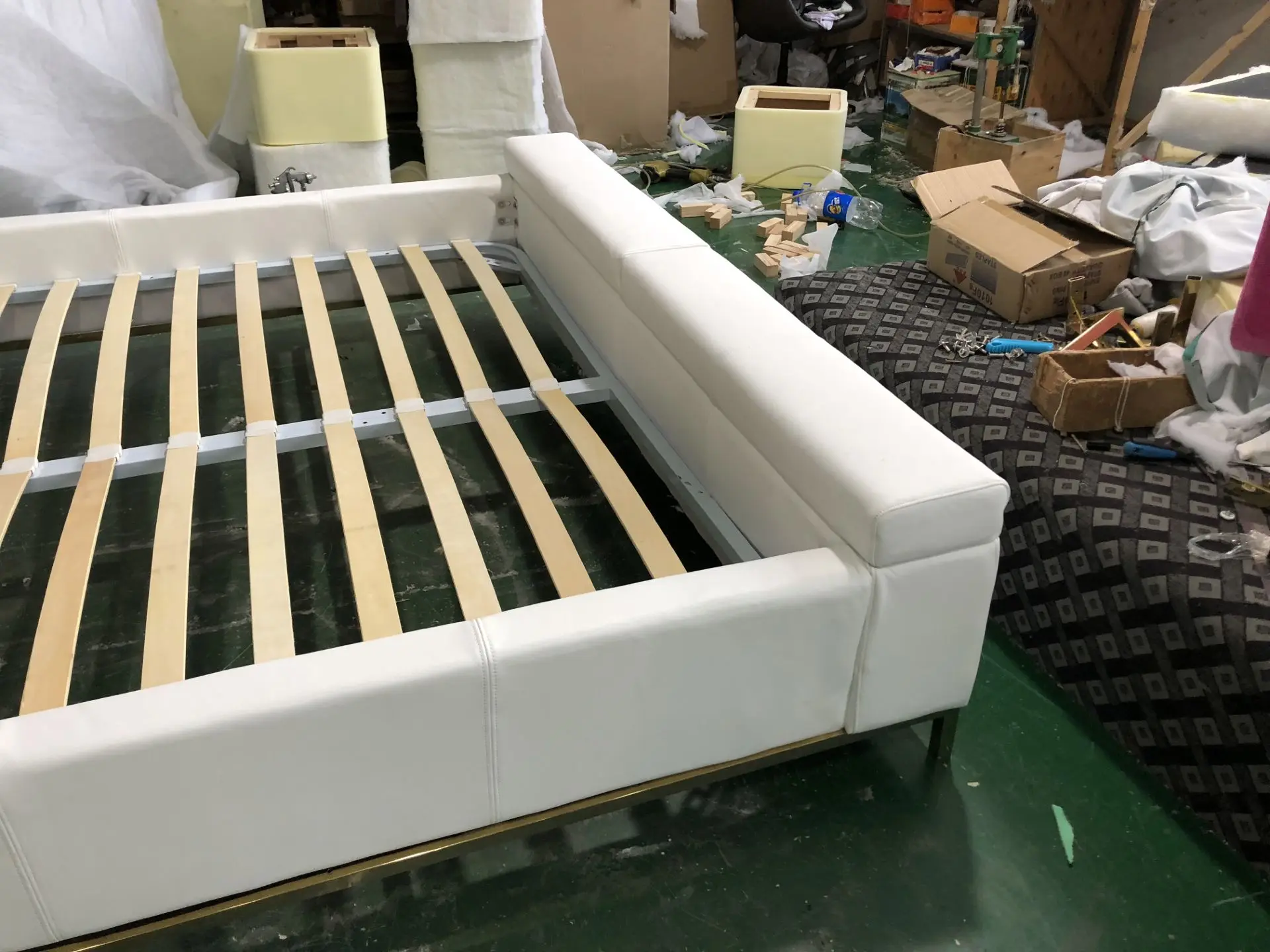 Phil bed modern leather king size bed