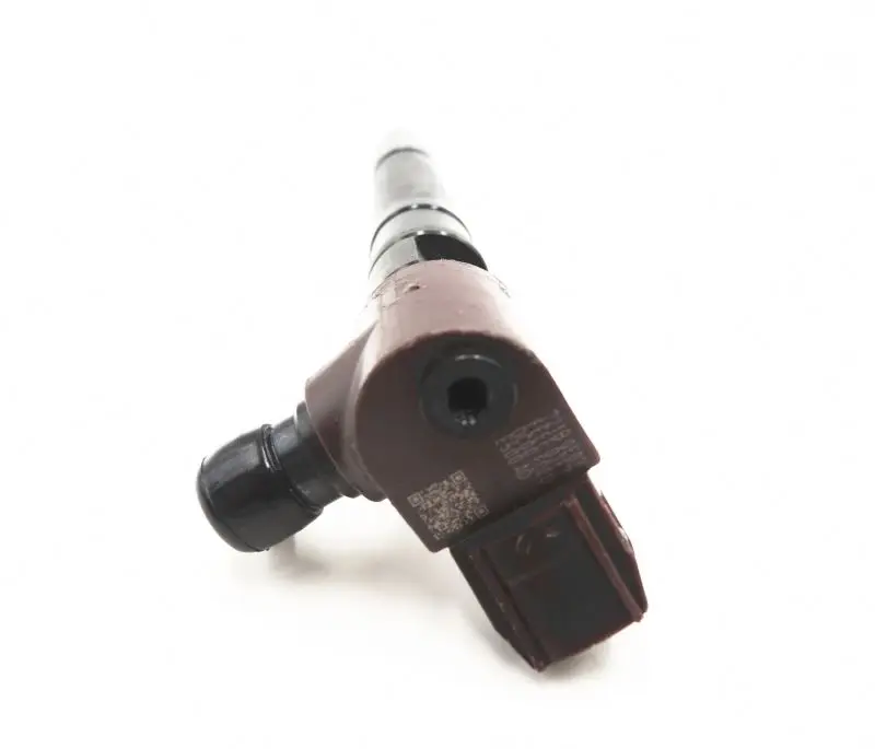 diesel fuel pump common rail injector  23670-11010 23670-0E020 23670-11020 fuel injector  for toyota 2GD-FTV 2.4L