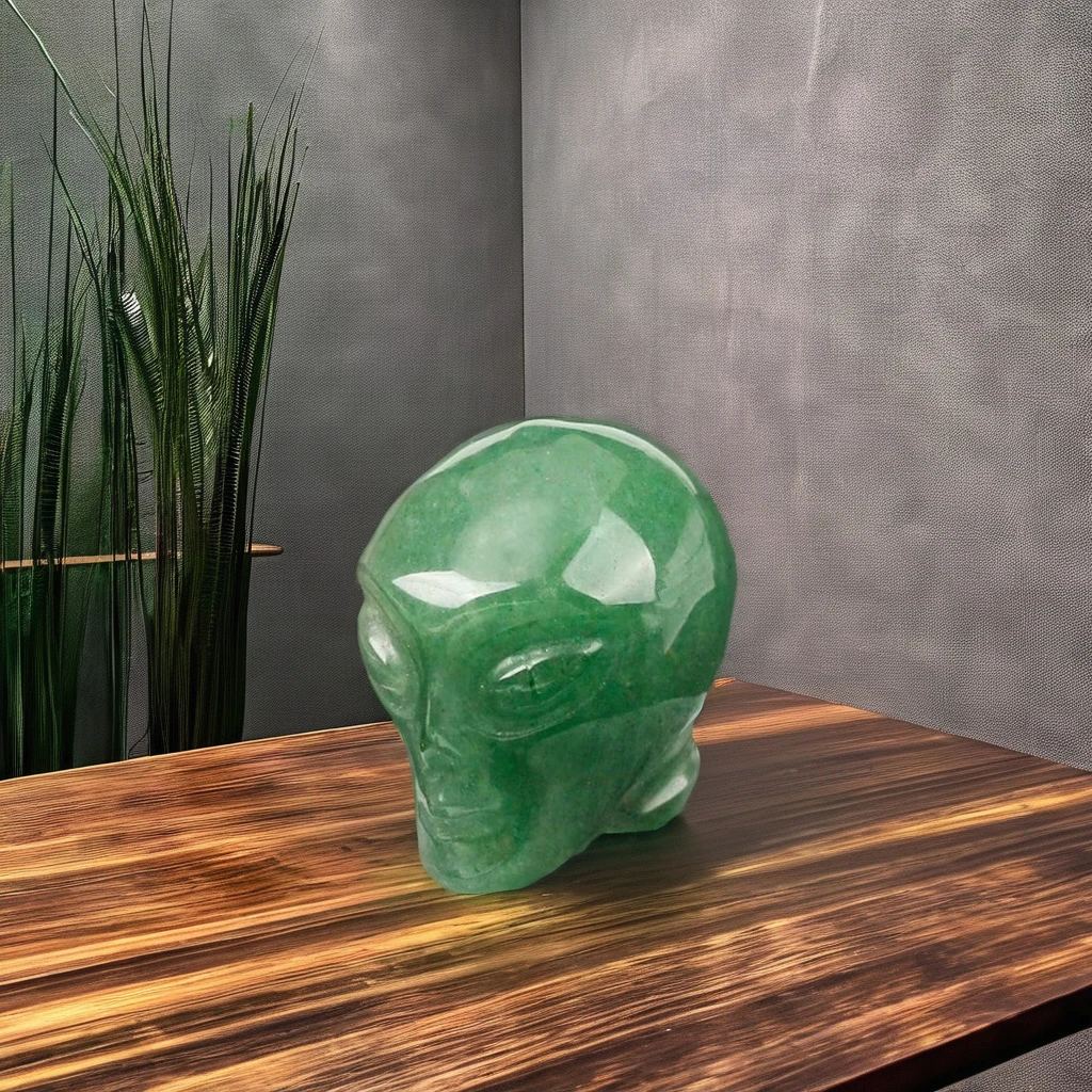 Hand Carved Natural Green Quartz Skulls Aventurine Jade Crystal Alien Home Decoration Gift Unique Animal Ghost Shape Souvenir