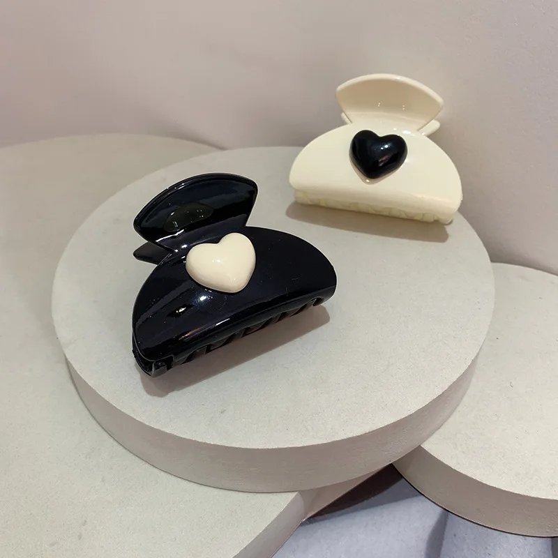 Fashionable Korean Hair Accessories Black And White Cute Small Half Round Claw Clip Multi-size Love Heart Plastic Hair Claws