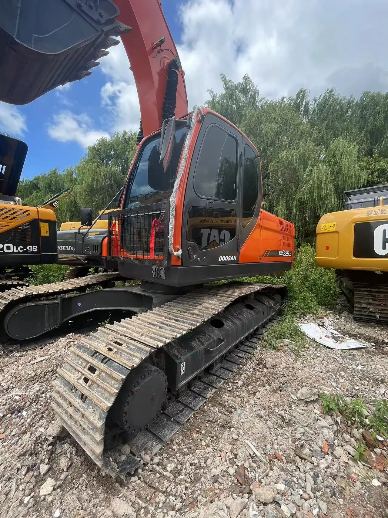 Doosan DX225LC Excavator  Used Doosan Digging Machinery DX60  DX80 Doosan Construction Machine Excavators