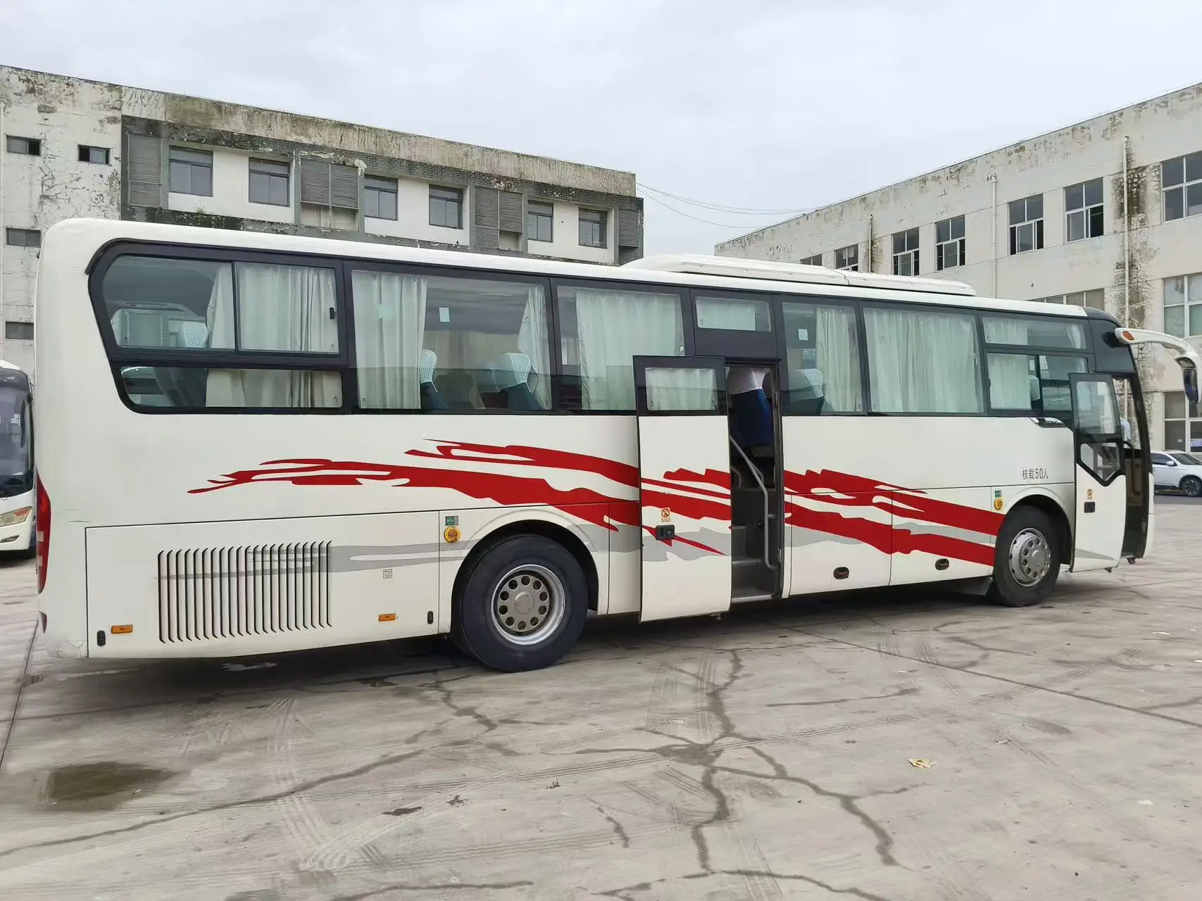 Yu Tong ZK6116 Used Coach Bus for Sale 50 Seats Left and Right Hand Drive Used Buses with Good Condition