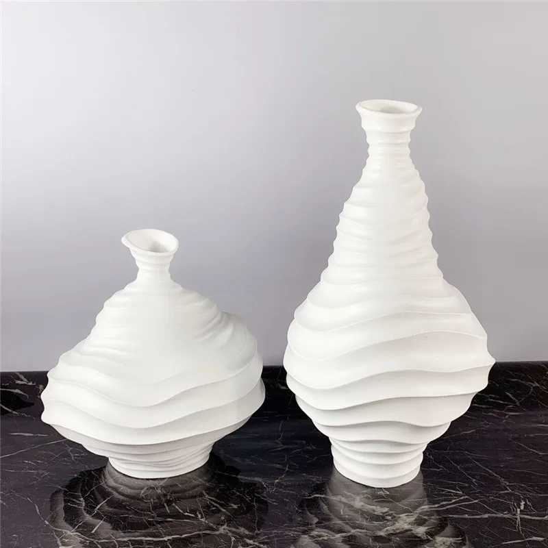 Tabletop Resin Irregular Vase Home Decoration Vase Black And White Accessories Flower Arrangements