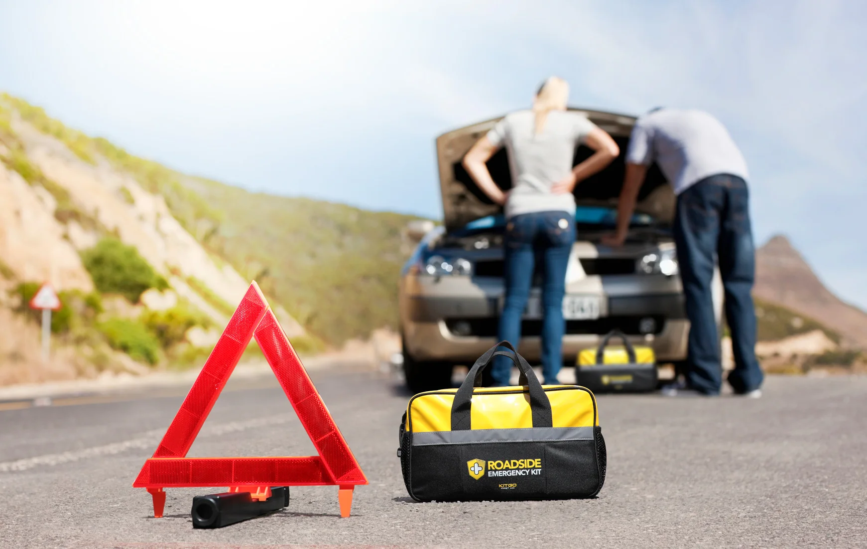 Low MOQ Vehicle Safety Tool Auto First Aid Kit Bag Car Emergency Kit With Reflective Vest And Warning Triangle