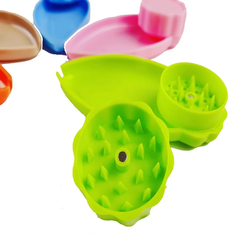 Two-Layer Herb Grinder Set Boat-Shaped Plastic Cigarette  Grinding Tobacco Funnel with Tray Menthol Flavor Packaged in Box