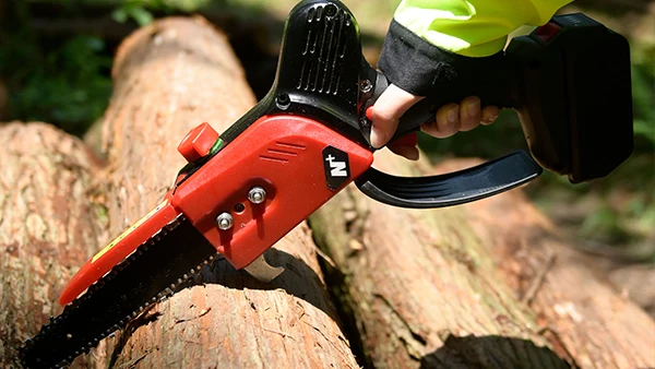 Lithium Battery electric chainsaw 2ah rechargeable battery new energy wood cutting machine
