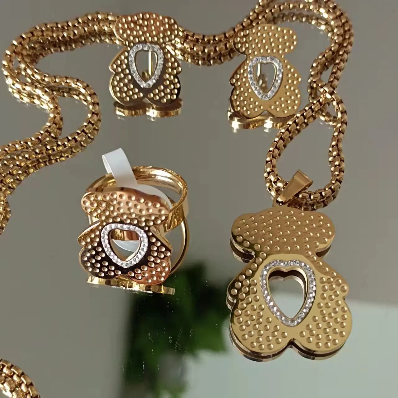 18 K Gold Plating Diamond Heart Bear Stainless Steel Jewelry Set for Woman with Finger chain
