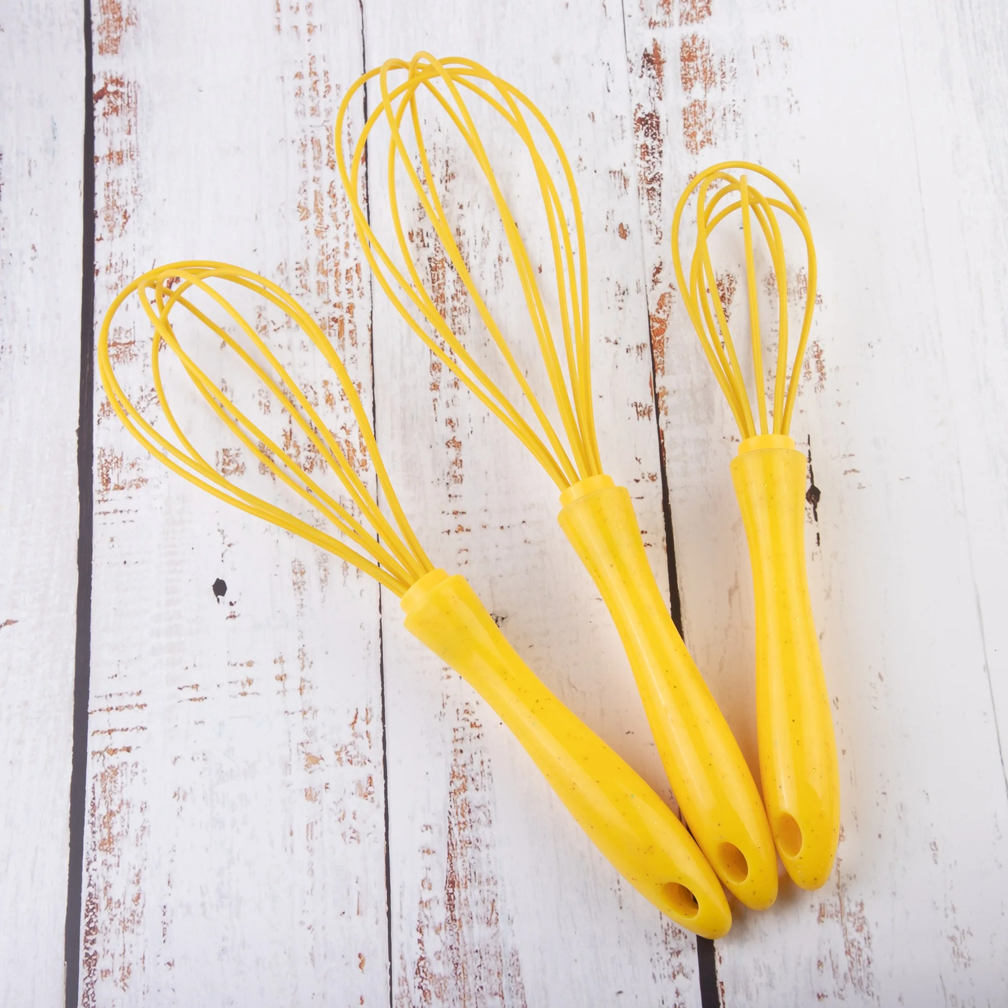 Cheap kitchenware Mini Manual Silicone Egg Whisk Beater machine