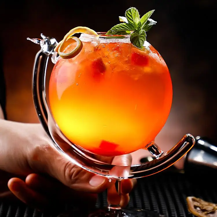 2024 Hot Sell Creative Globe Shape Cocktail Glass Clear Martini Globe Shape Whiskey Glass for Bar Party Wine  cocktail glass set