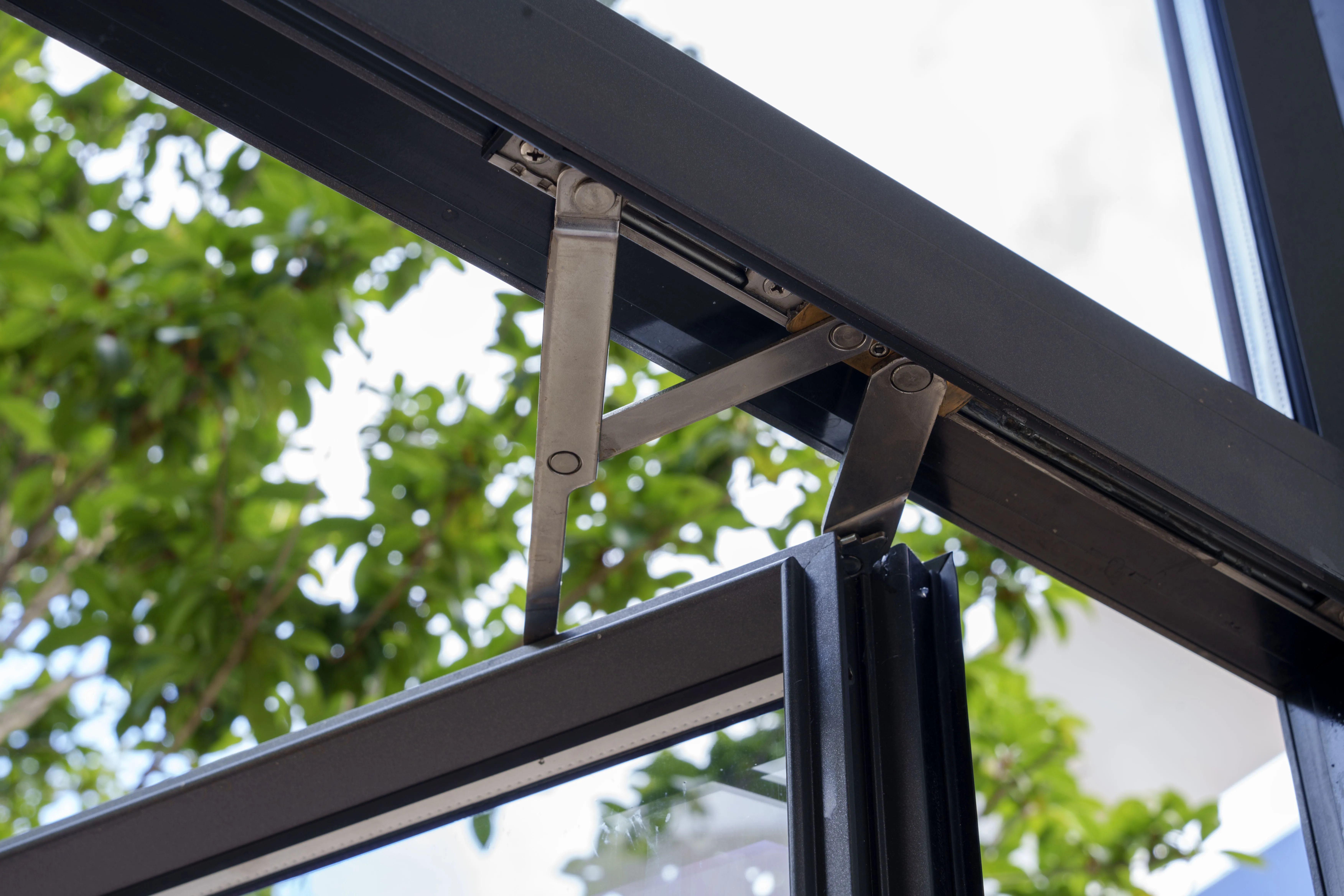 Greensee Glass Thickness 6m High Quality Handle Kin Long Locking System Outward Swing Windows