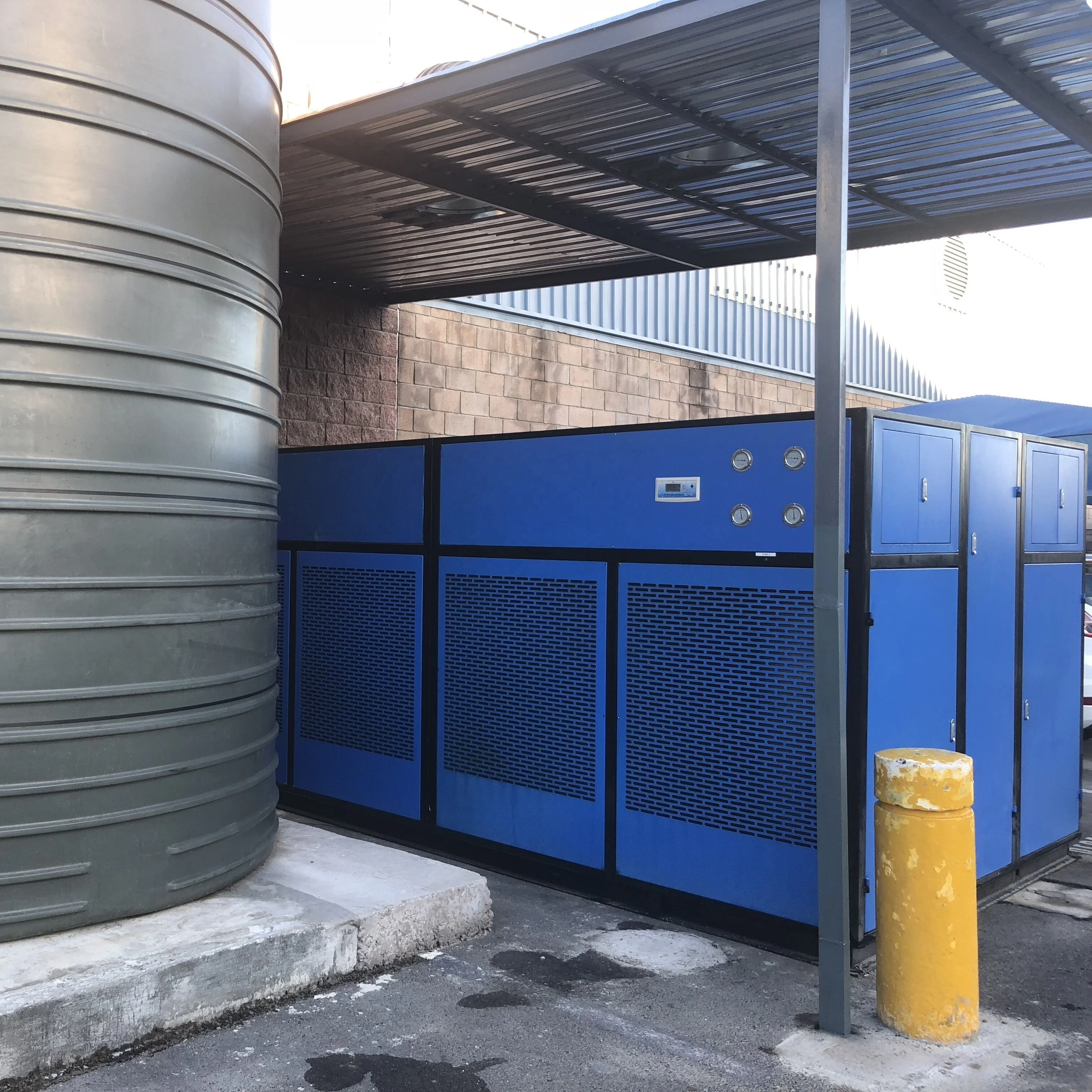 China Leading Manufacturer 100l Water From Air Water Generator Solar Atmospheric Water Generator