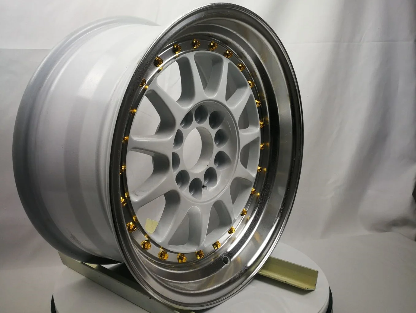 13*6 inch automobile aluminum alloy wheel