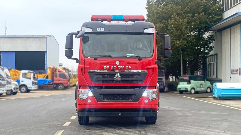 China Heavy Duty Truck HOWO 8 tons of fire sprinkler emergency rescue truck Suitable for fighting fires, road cleaning,