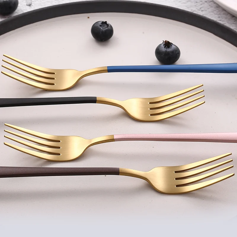 Dinnerware Set Travel Cutlery Set Camping Flatware Reusable Utensils Set with Spoon Fork Chopsticks Straw and Portable Case