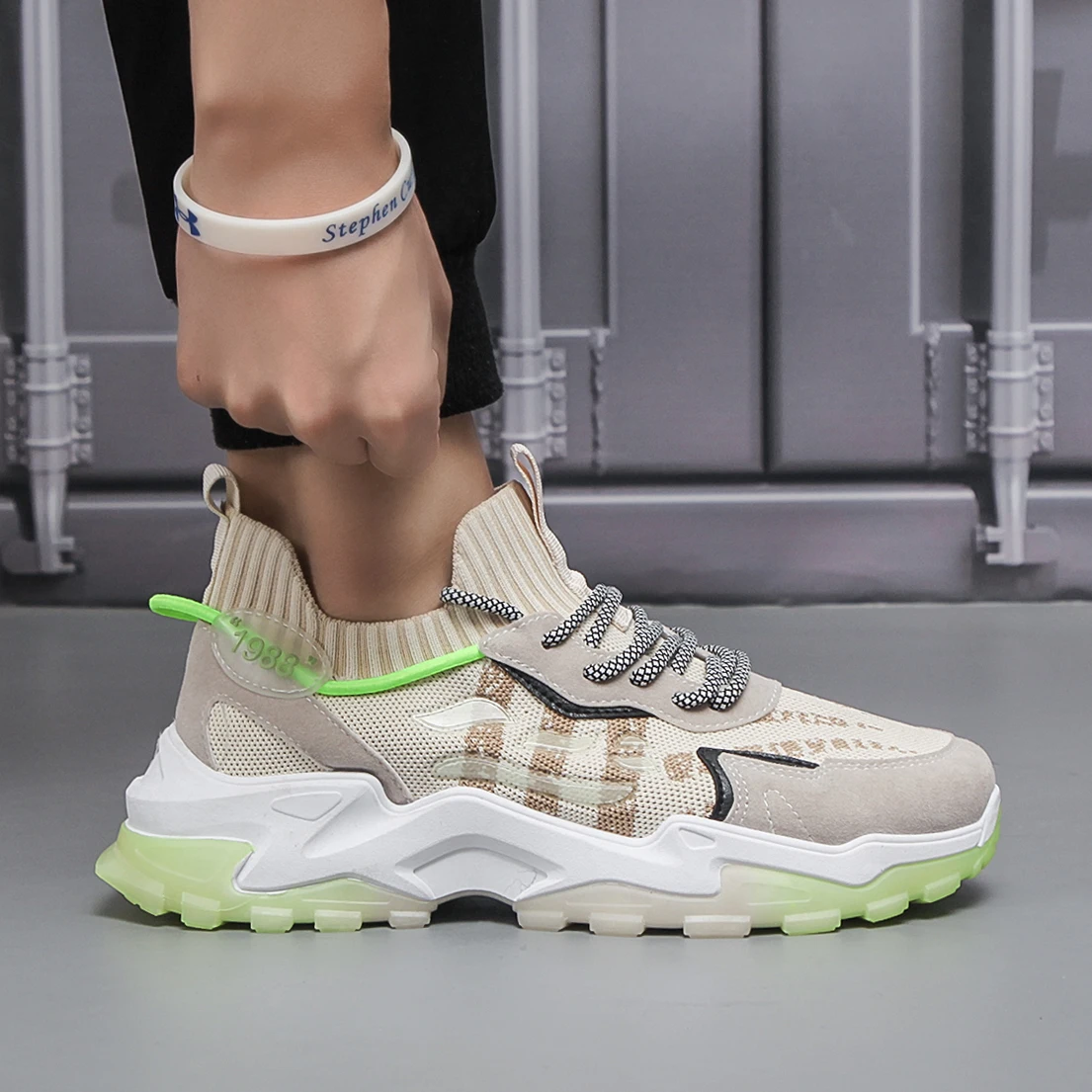 118 07 Light Weight  mens fashion casual shoes  MOQ 30Pairs  Casual Sneakers Man