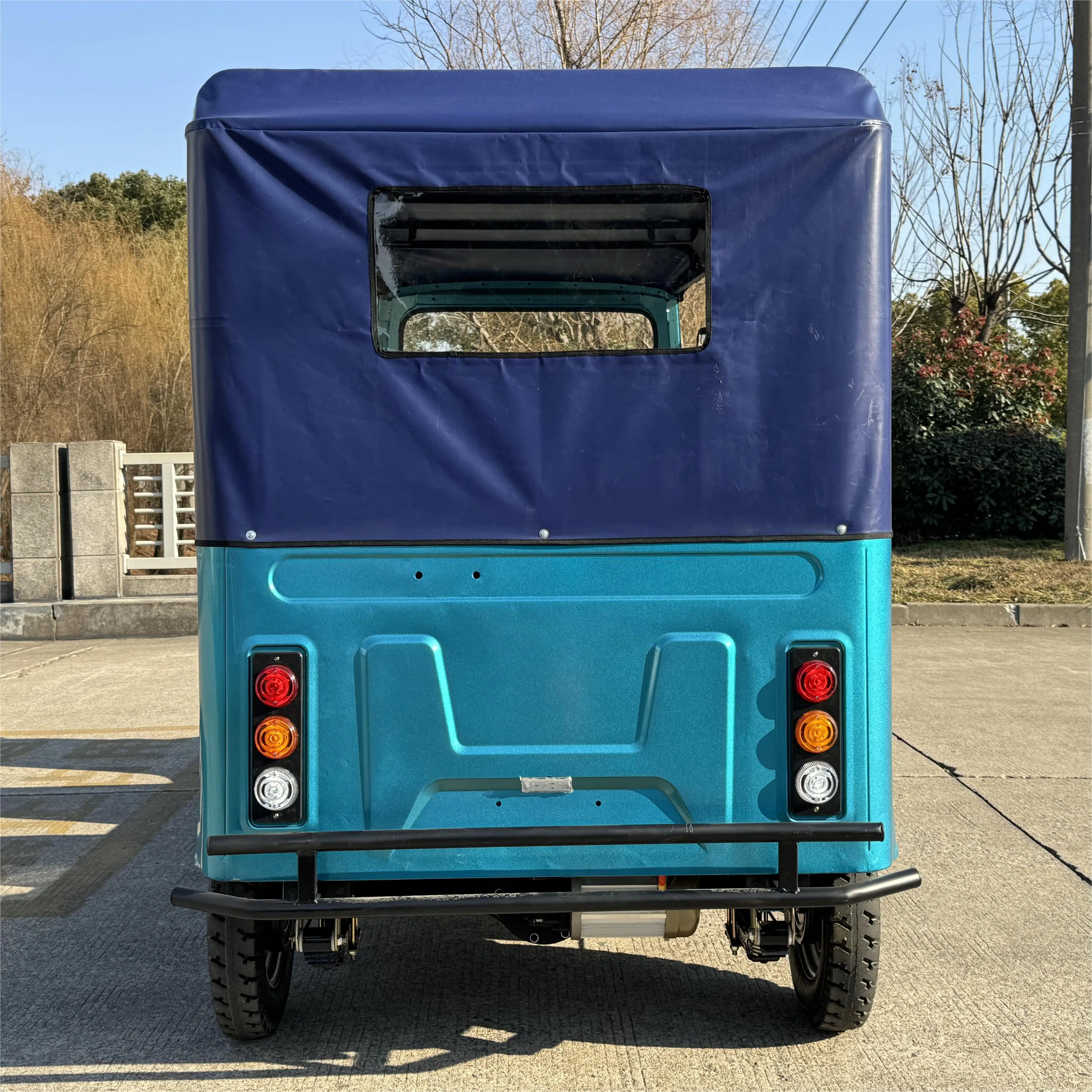 LB-ZK3WW Bajaj Three Wheeler Best Price and Comfortable Bajaj Tricycle electric car india