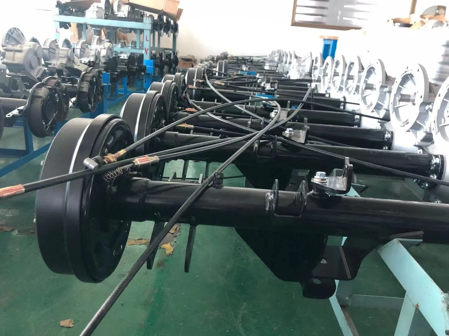 Differential electric vehicle transmission