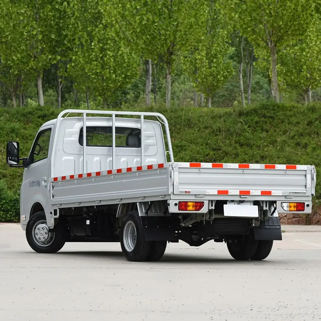 Dongfeng Gasoline 140 Horsepower 3.7M Single Row Fence Mini Truck High-Quality Light Truck with Excellent Performance for Sale