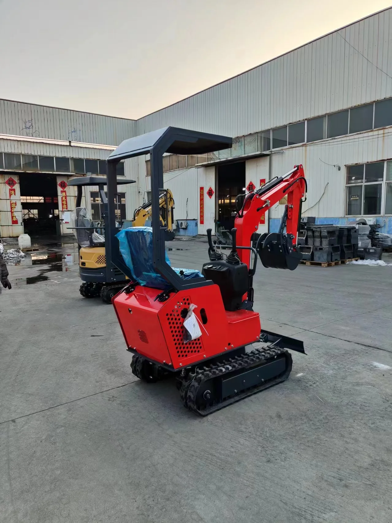 Mini Excavator 0.8 Ton 1 Ton 2 Ton Tracked Miniature Excavators Suitable for Family Personal Orchard