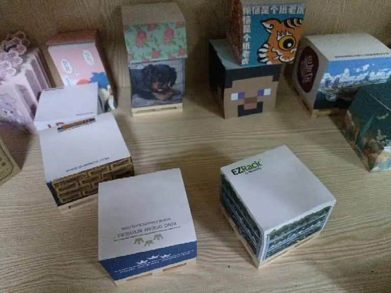 Motivational Sticky Note Cube  Memo Block Printed on 4 Sides with wood pallet