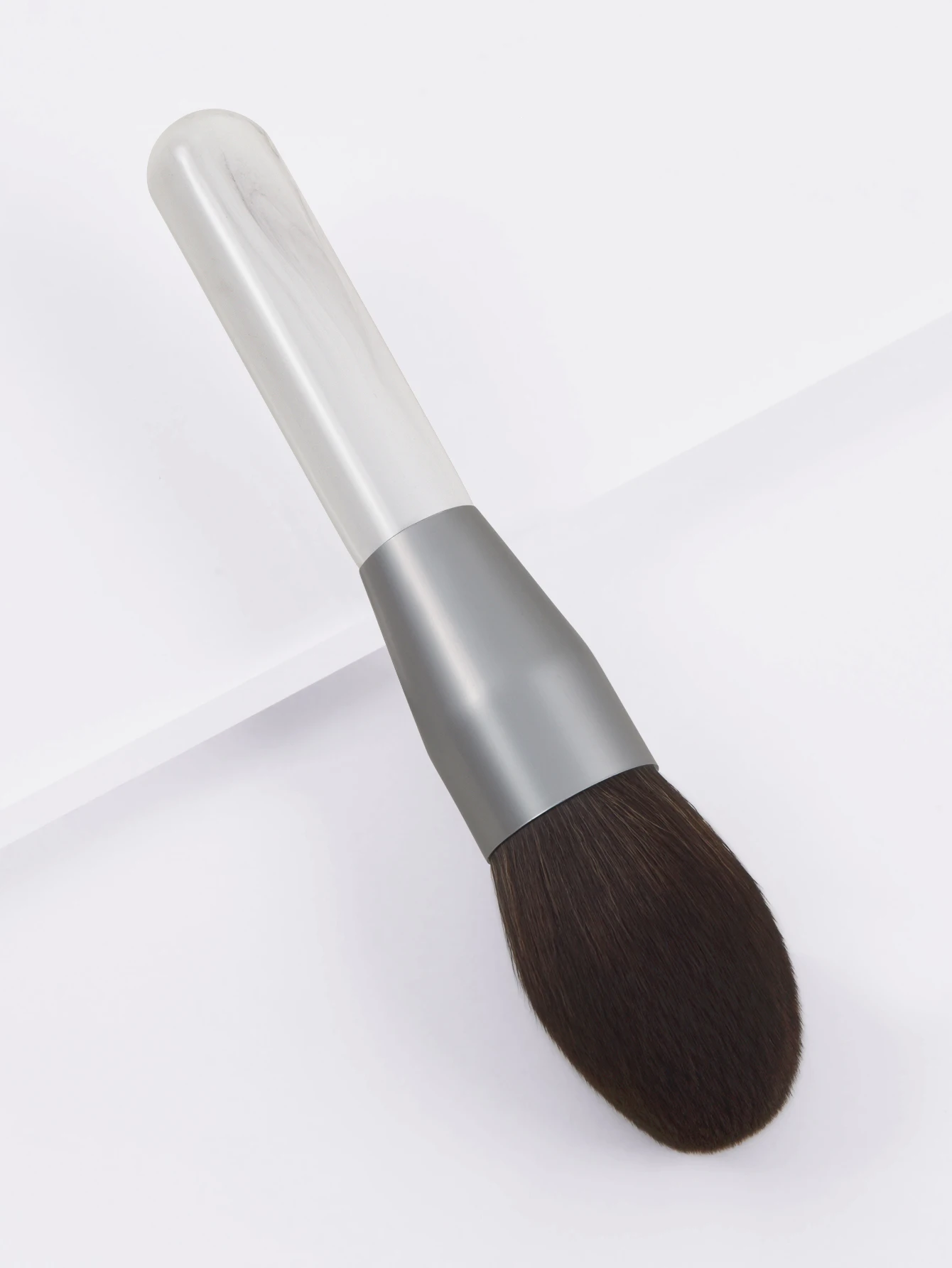 The Most Popular Single Oversized Non-Irritating Portable Nylon Hair Nose Powder Brush Can Be Customized Loog