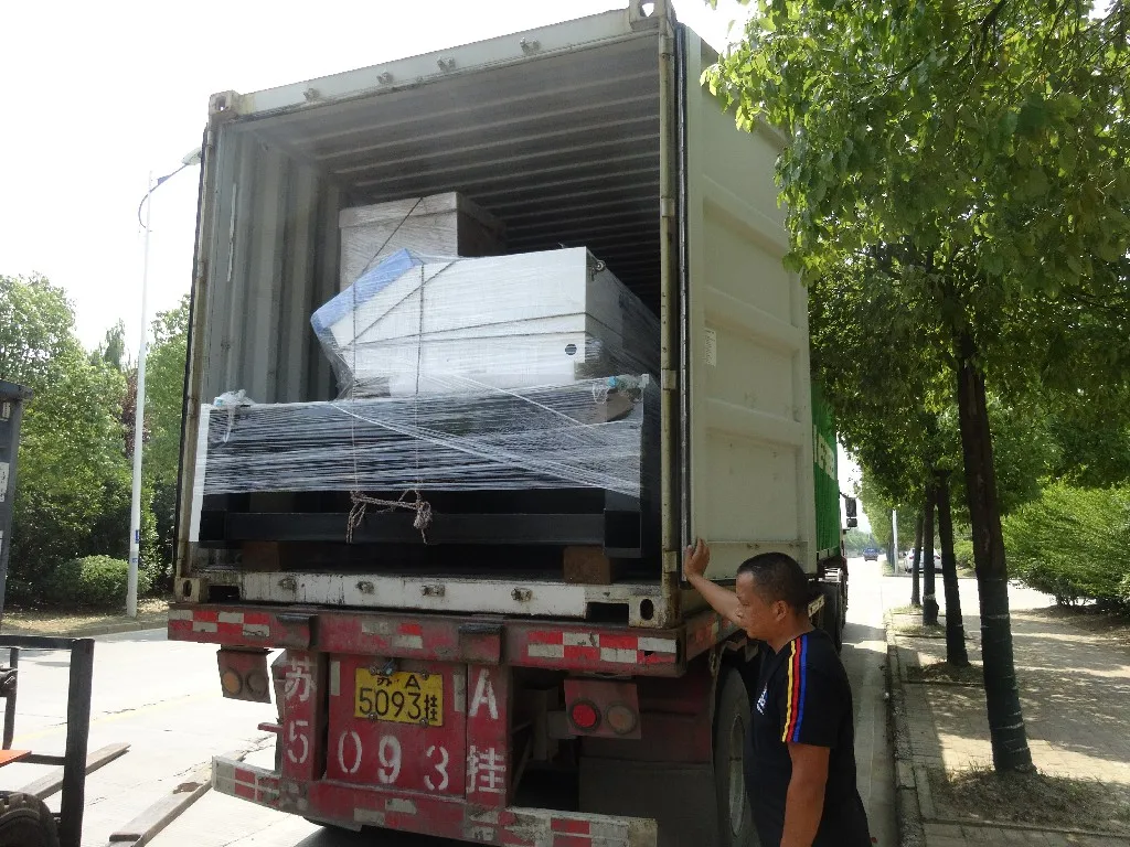 700W,1000w,1500w,2000w, 3kw,4kw волоконный лазерный станок для резки с IPG, Raycus питания (YLF-004)