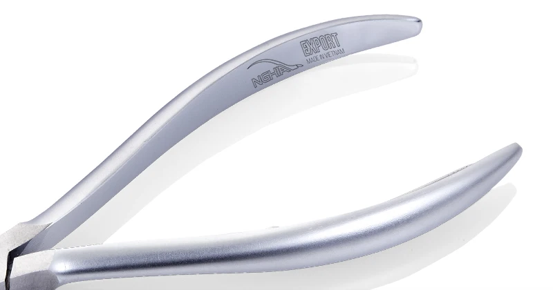 Professional High Quality Nail Kit Manicure Pedicure Set with C-06 Stainless Steel Cuticle Nippers for Fingers