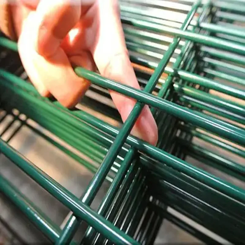 The best quality Home Outdoor Decorative 3d Curved Welded Wire Mesh Garden Fence For Fence Panel
