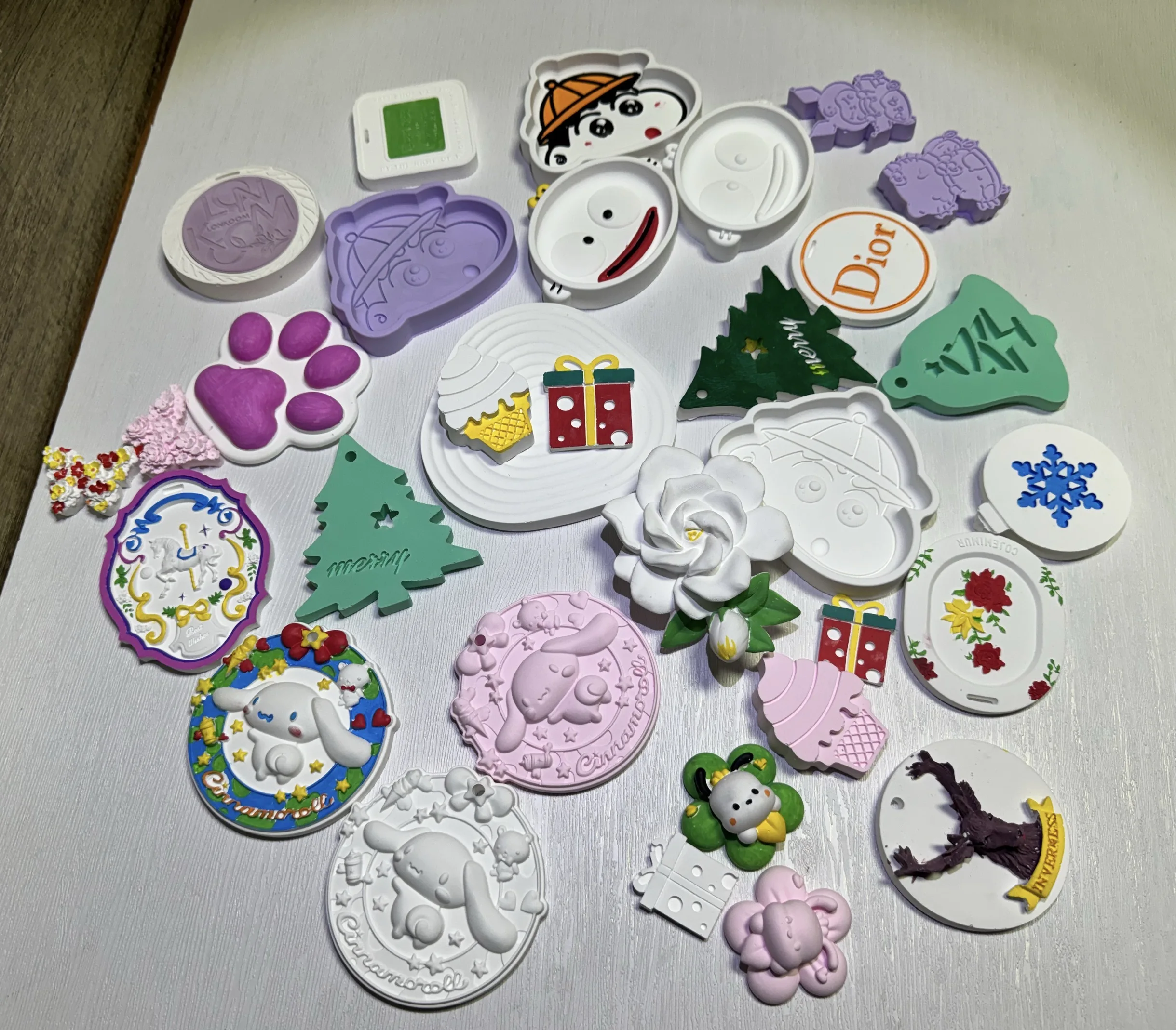 Customized Gypsum Material Handmade DIY Christmas/Halloween Colorful Doodles plaster Aromatherapy stone diffuser