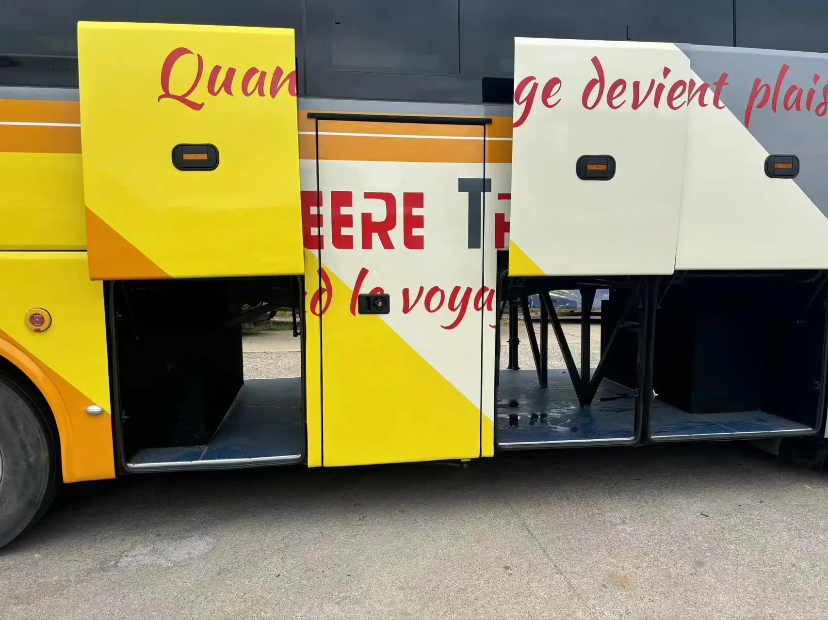 Low price 53-70 seats luxury bus price rear engine used coach bus city buses