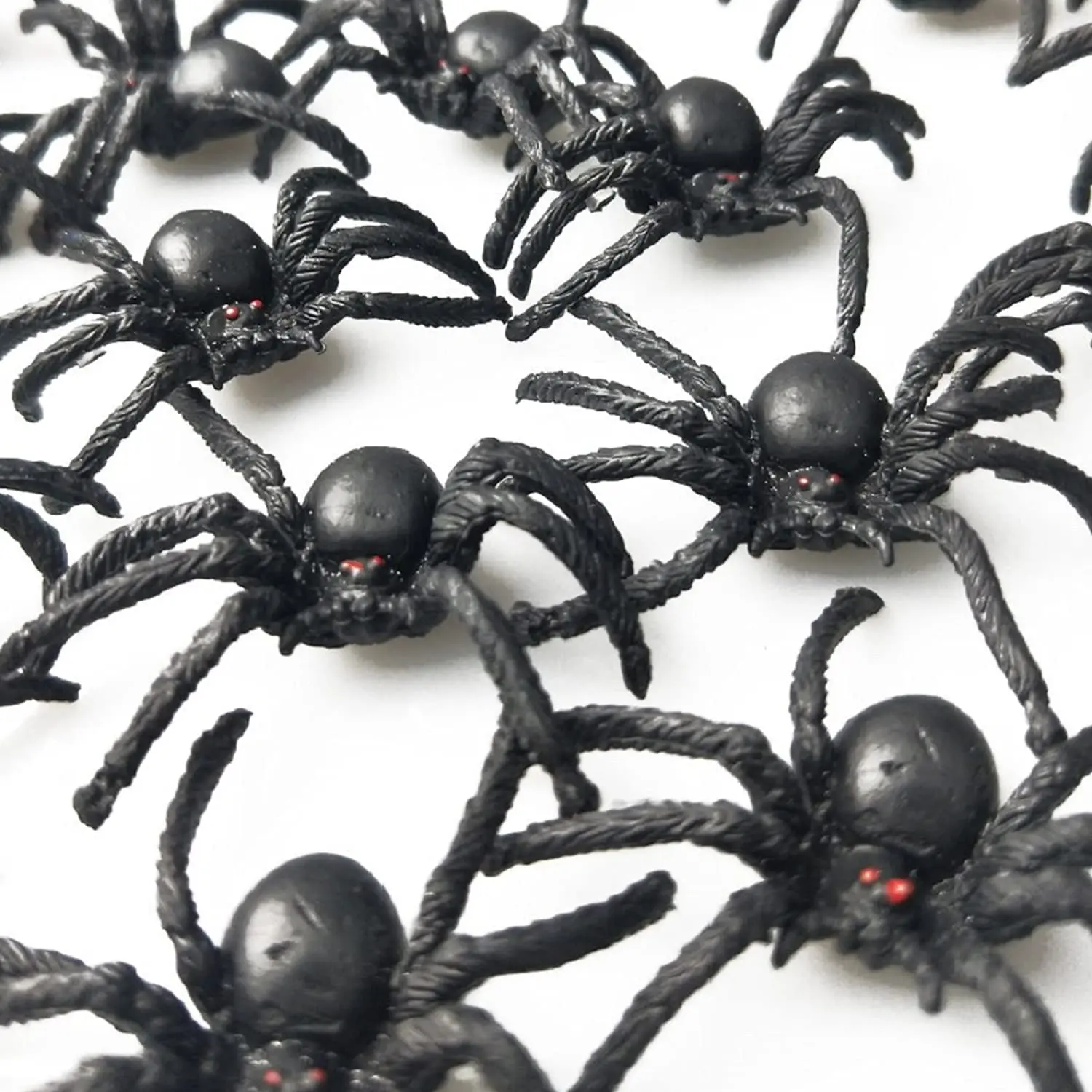 50-100 Black Plastic Spiders Funny Joke Toys Prank Friends Halloween Party Supplies Small Size