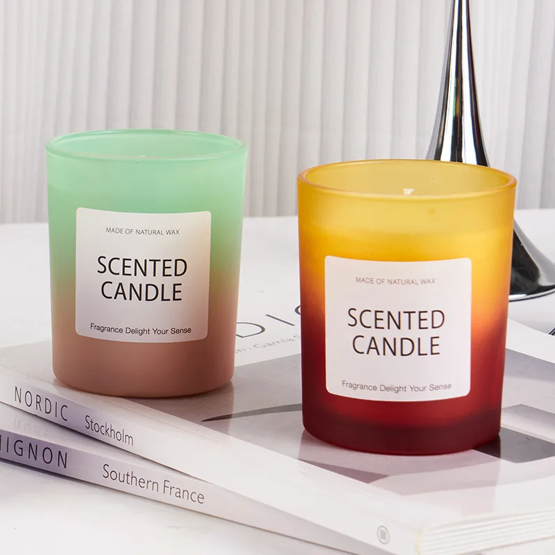 A03 wholesale Gradient color 100% cotton wicks scented candles with glass jar for home decor or gifts