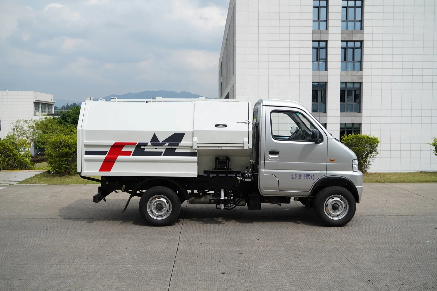 FULONGMA 4.5 cubic meter council garbage truck for parking lot
