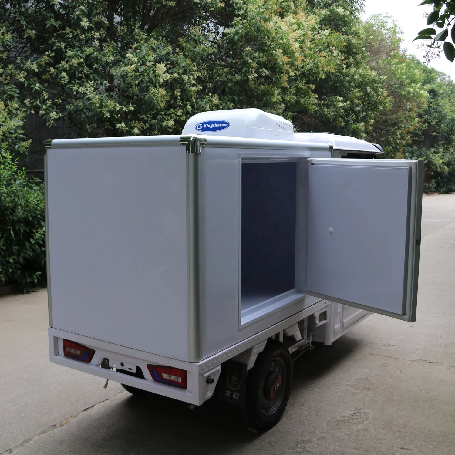 Cheap tricycle refrigeration unit roof top 12 v 24v electric refrigerated cargo refrigerator van tricycle