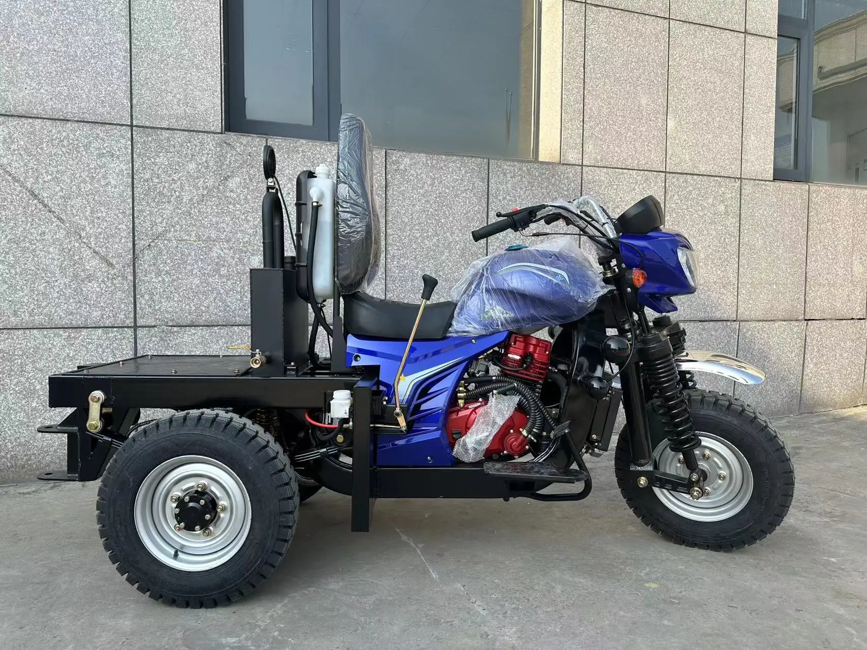 Heavy Loading Capacity Mining Three Wheeler Tricycle  Tractor Puller 3 Wheel Cargo Tricycle Motorcycle Pulling Ore for the Mine