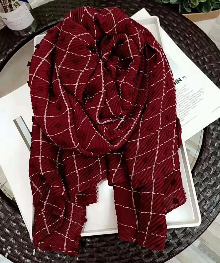 Hot sale islamic Palestine dress clothing muffler headscarf wrap woman pompom wholesale cotton crinkle checked plaid hijab